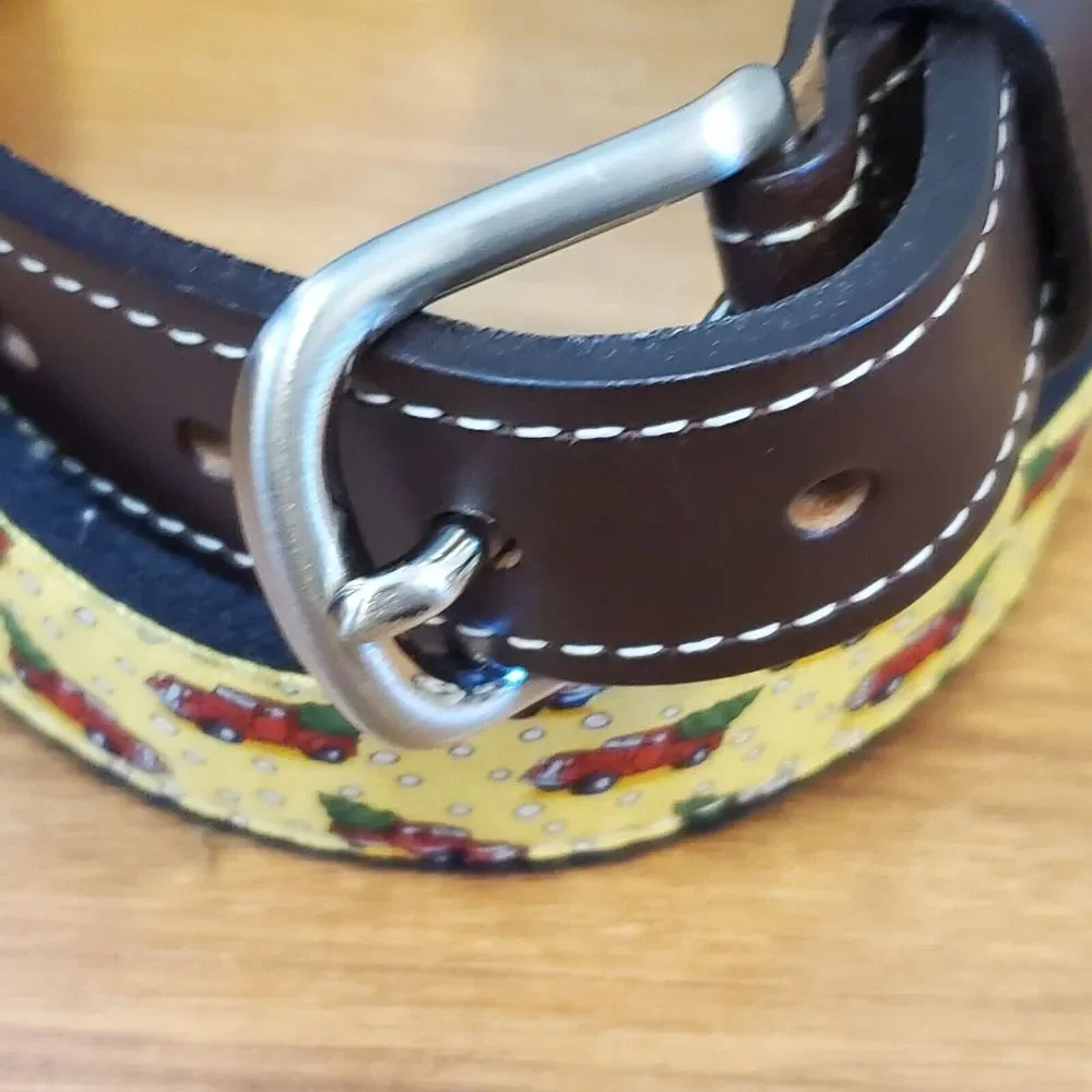 NEW Vineyard Vines‎ Boys Belt Yellow Size 26 Christmas Truck & Tree Canvas Club
